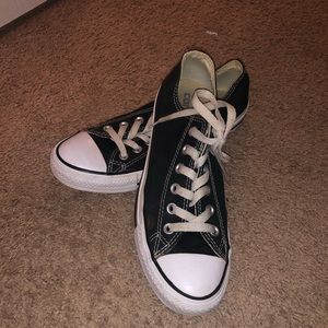 Black Low-Rise Converse Allstar